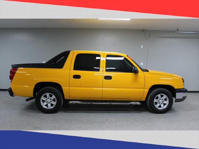 used 2003 Chevrolet Avalanche car, priced at $8,600