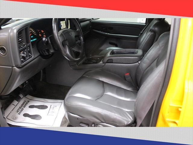 used 2003 Chevrolet Avalanche car, priced at $8,800