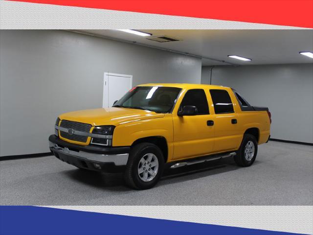 used 2003 Chevrolet Avalanche car, priced at $8,600