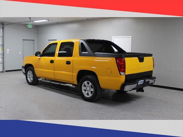 used 2003 Chevrolet Avalanche car, priced at $8,800