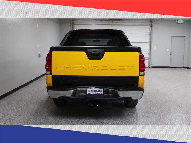 used 2003 Chevrolet Avalanche car, priced at $8,800