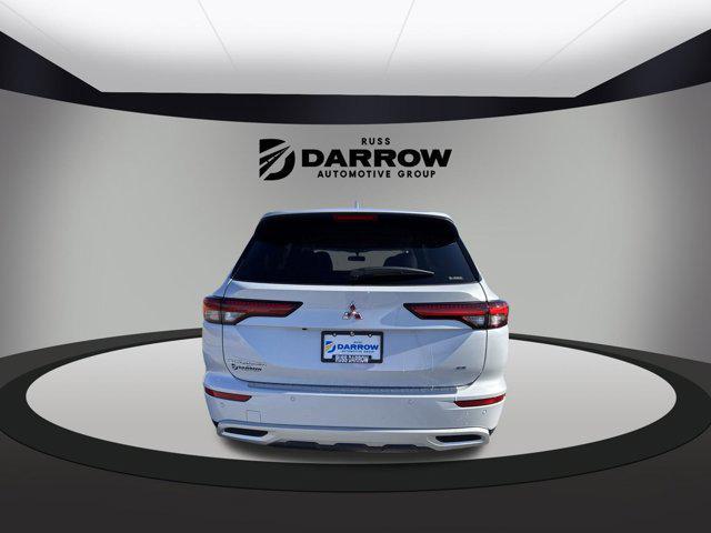 new 2024 Mitsubishi Outlander car, priced at $28,618