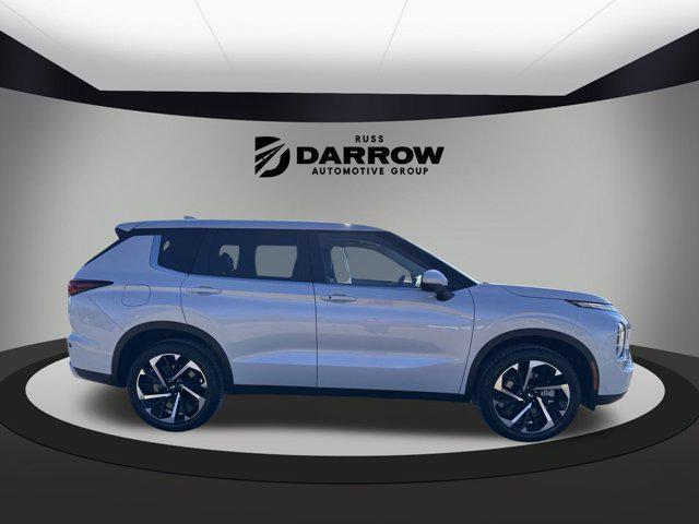 new 2024 Mitsubishi Outlander car, priced at $28,618