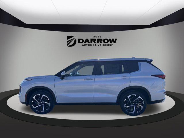 new 2024 Mitsubishi Outlander car, priced at $28,618