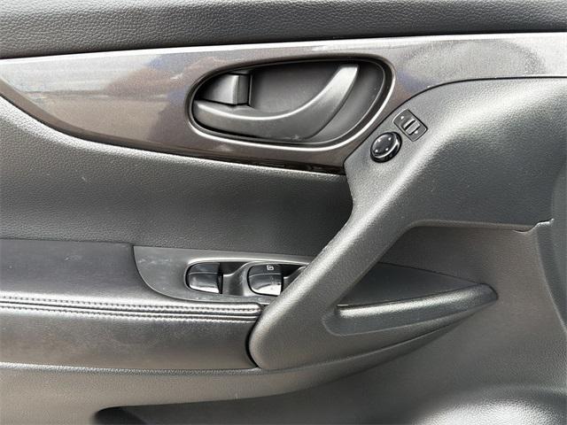 used 2020 Nissan Rogue car, priced at $15,201