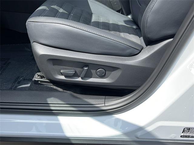 new 2025 Mitsubishi Outlander car, priced at $32,298