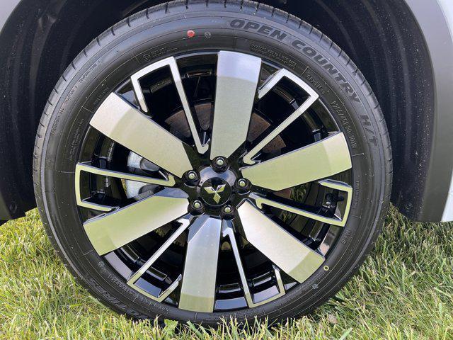 new 2025 Mitsubishi Outlander car, priced at $39,108