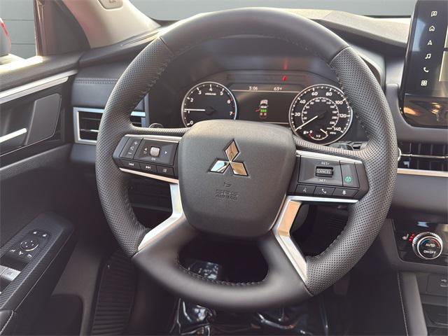 new 2025 Mitsubishi Outlander car, priced at $35,098