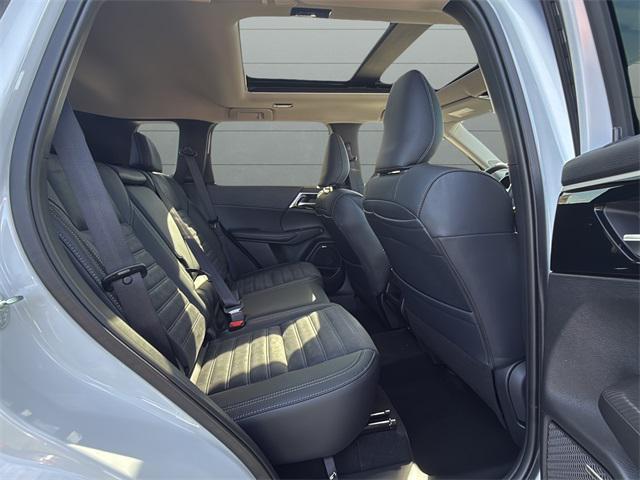 new 2025 Mitsubishi Outlander car, priced at $40,348