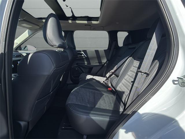 new 2025 Mitsubishi Outlander car, priced at $40,348