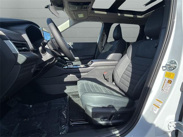 new 2025 Mitsubishi Outlander car, priced at $40,348