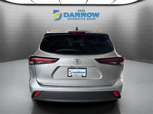 used 2024 Toyota Highlander car, priced at $29,995