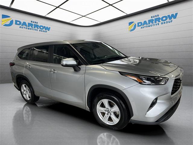 used 2024 Toyota Highlander car, priced at $29,995