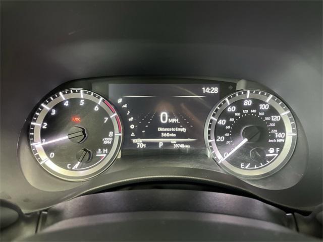 used 2024 Toyota Highlander car, priced at $29,995