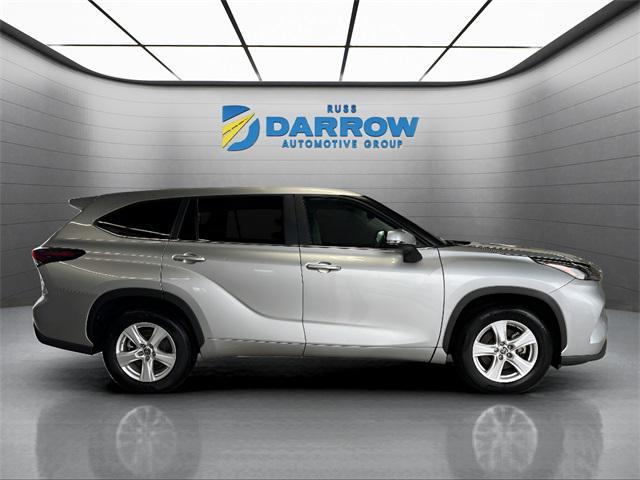 used 2024 Toyota Highlander car, priced at $29,995