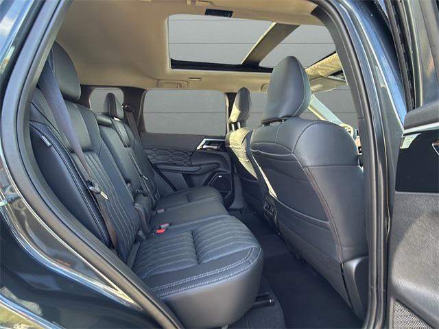 new 2025 Mitsubishi Outlander car, priced at $35,549