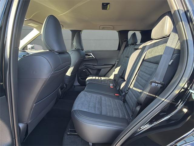 new 2025 Mitsubishi Outlander car, priced at $34,568