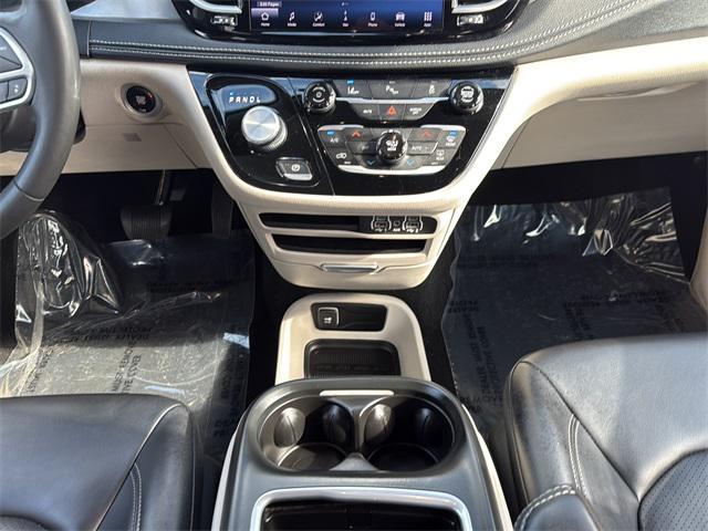 used 2024 Chrysler Pacifica Hybrid car, priced at $26,060