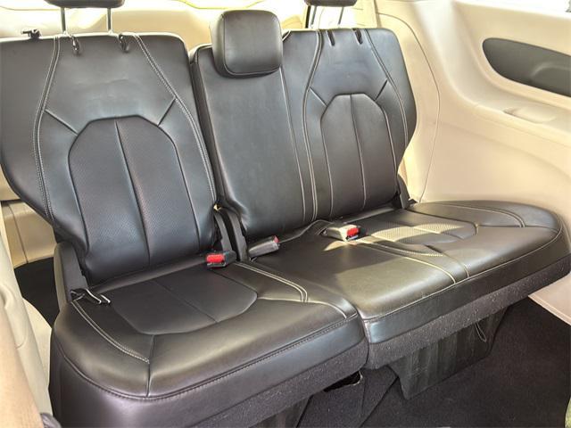 used 2024 Chrysler Pacifica Hybrid car, priced at $26,060