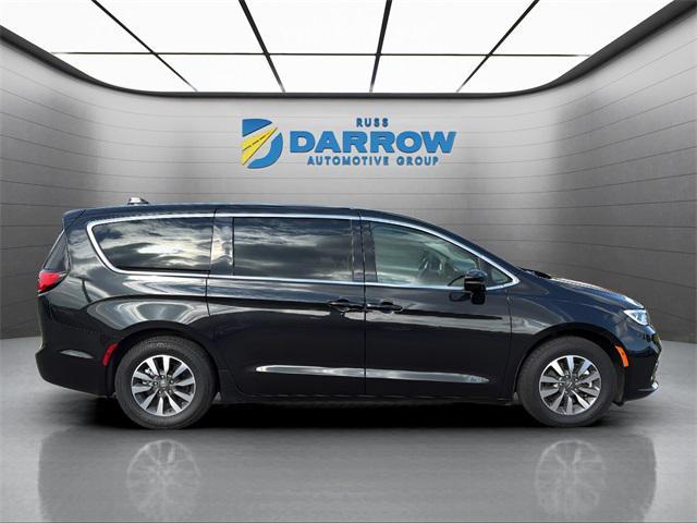 used 2024 Chrysler Pacifica Hybrid car, priced at $26,060