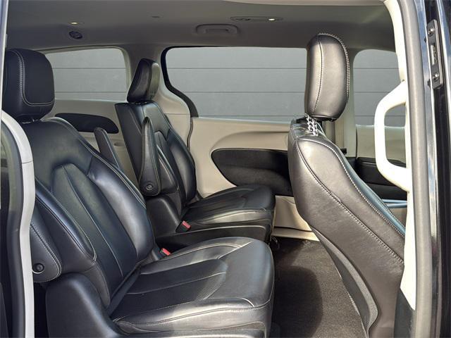 used 2024 Chrysler Pacifica Hybrid car, priced at $26,060