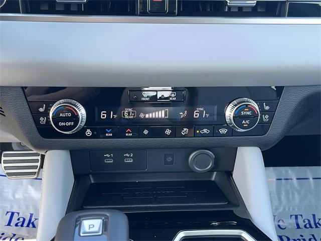 new 2025 Mitsubishi Outlander car, priced at $44,985