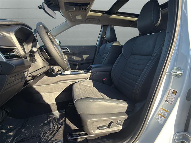 new 2025 Mitsubishi Outlander car, priced at $37,813