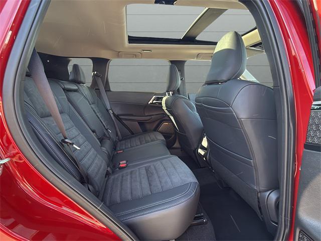 new 2025 Mitsubishi Outlander car, priced at $35,076