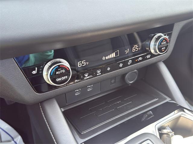 new 2025 Mitsubishi Outlander car, priced at $32,398