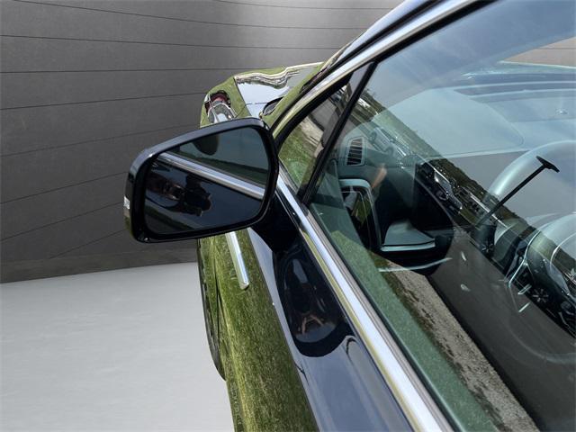 used 2024 Kia Sorento car, priced at $26,200