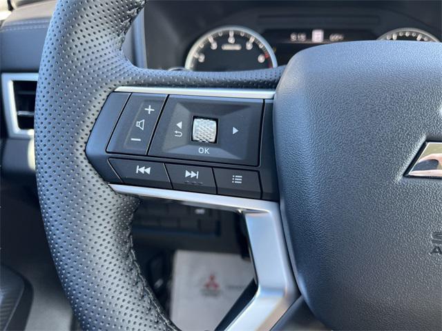 new 2025 Mitsubishi Outlander car, priced at $34,205