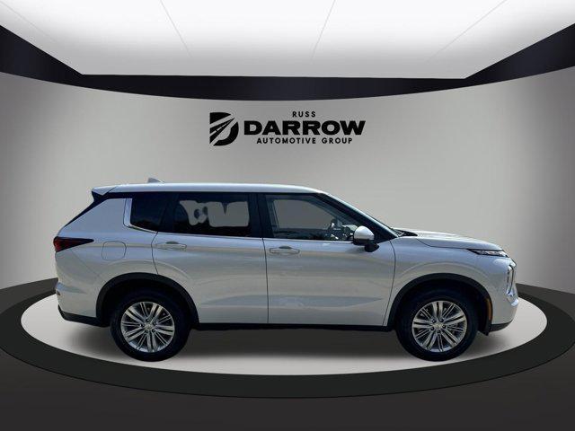 new 2024 Mitsubishi Outlander car, priced at $27,530