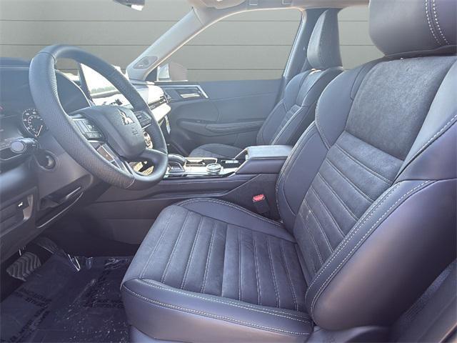 new 2025 Mitsubishi Outlander car, priced at $32,200