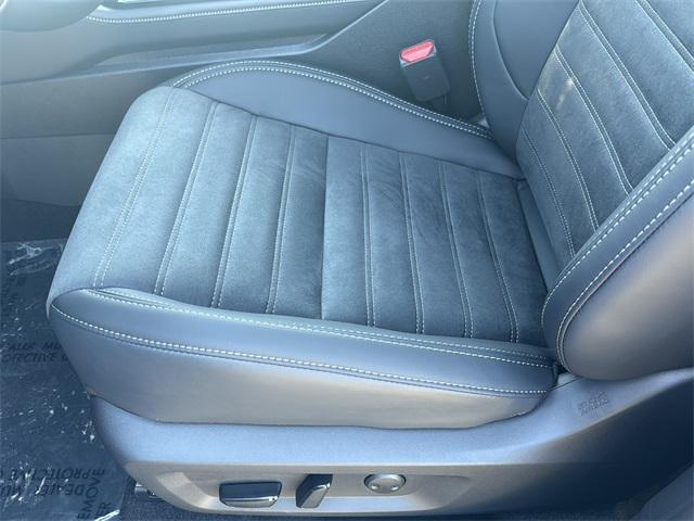 new 2025 Mitsubishi Outlander car, priced at $32,200