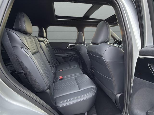 new 2025 Mitsubishi Outlander PHEV car, priced at $43,645