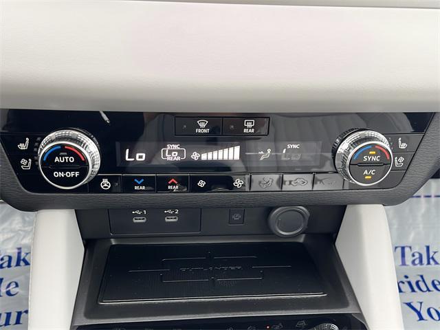 new 2025 Mitsubishi Outlander car, priced at $40,127