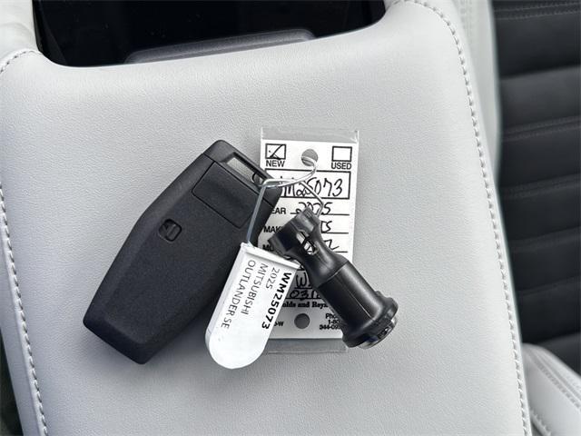 new 2025 Mitsubishi Outlander car, priced at $32,404