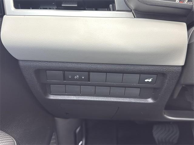 new 2025 Mitsubishi Outlander car, priced at $32,404