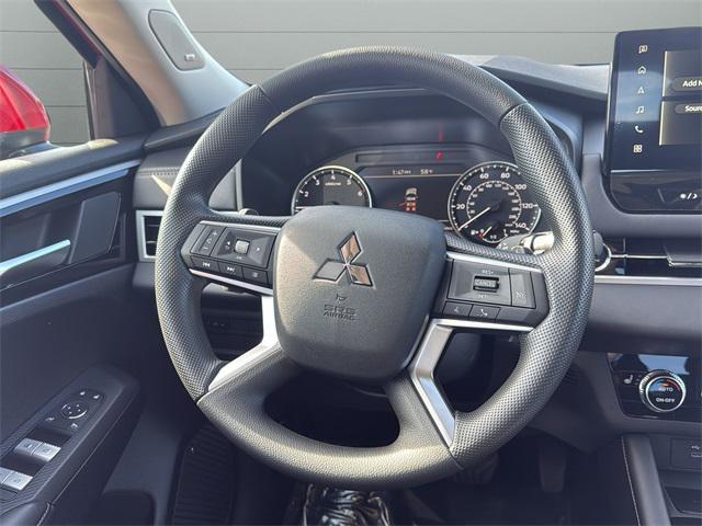 new 2025 Mitsubishi Outlander car, priced at $30,253