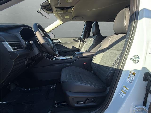 new 2025 Mitsubishi Outlander car, priced at $33,348