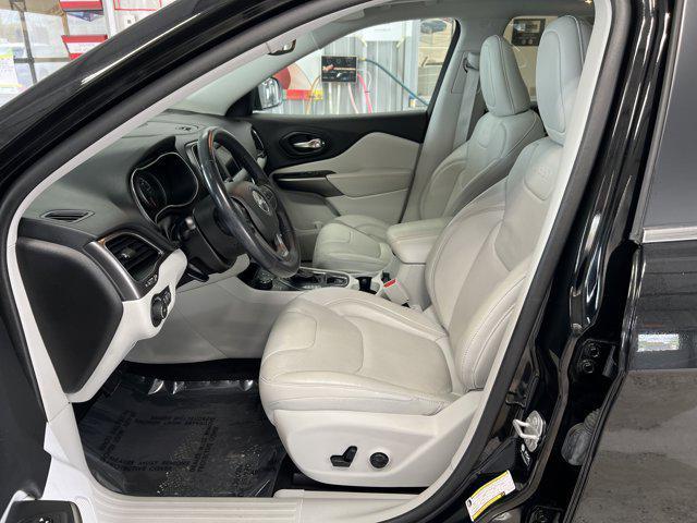used 2021 Jeep Cherokee car, priced at $23,052