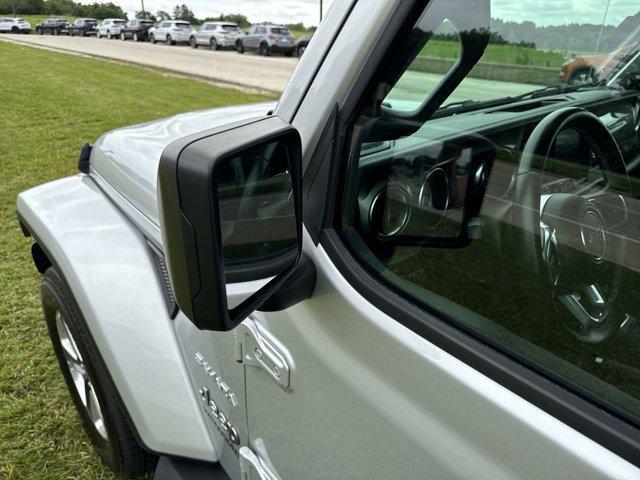 used 2022 Jeep Wrangler Unlimited car, priced at $28,252