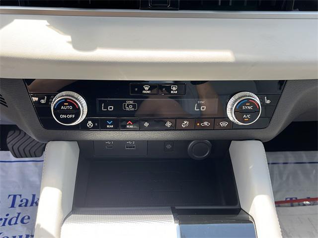 new 2025 Mitsubishi Outlander PHEV car, priced at $43,078