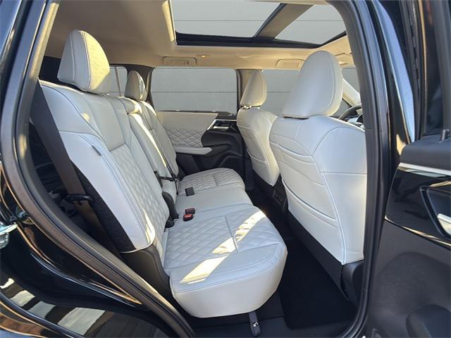 new 2025 Mitsubishi Outlander PHEV car, priced at $44,177