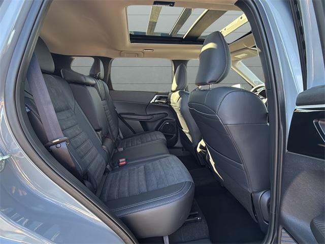 new 2025 Mitsubishi Outlander car, priced at $39,470