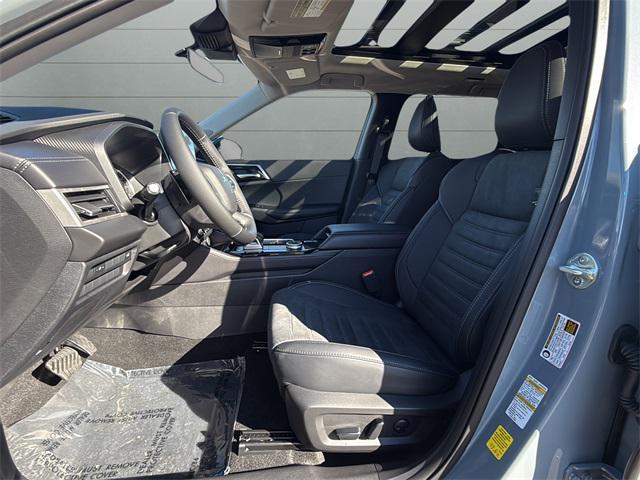 new 2025 Mitsubishi Outlander car, priced at $39,470