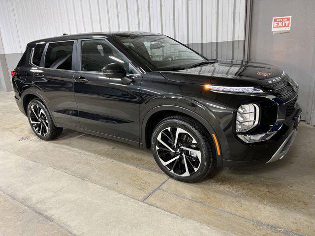 new 2024 Mitsubishi Outlander car, priced at $31,018