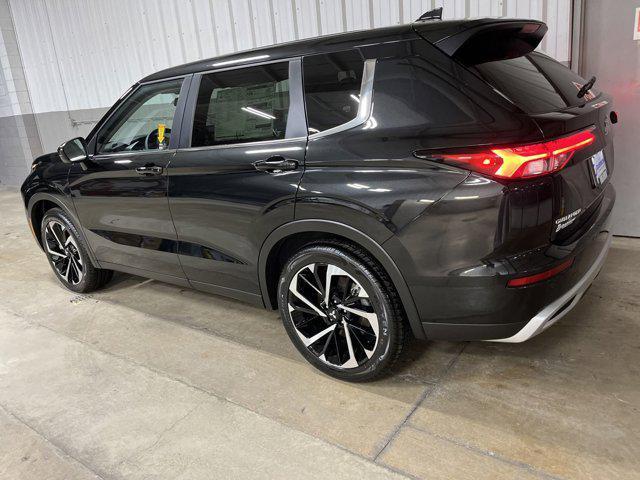 new 2024 Mitsubishi Outlander car, priced at $31,018