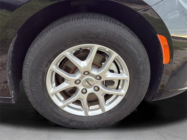 used 2024 Chrysler Pacifica car, priced at $27,333