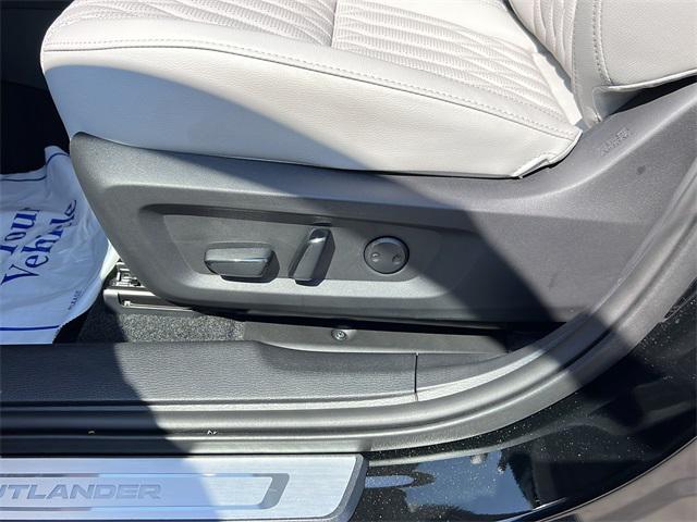 new 2025 Mitsubishi Outlander car, priced at $39,777